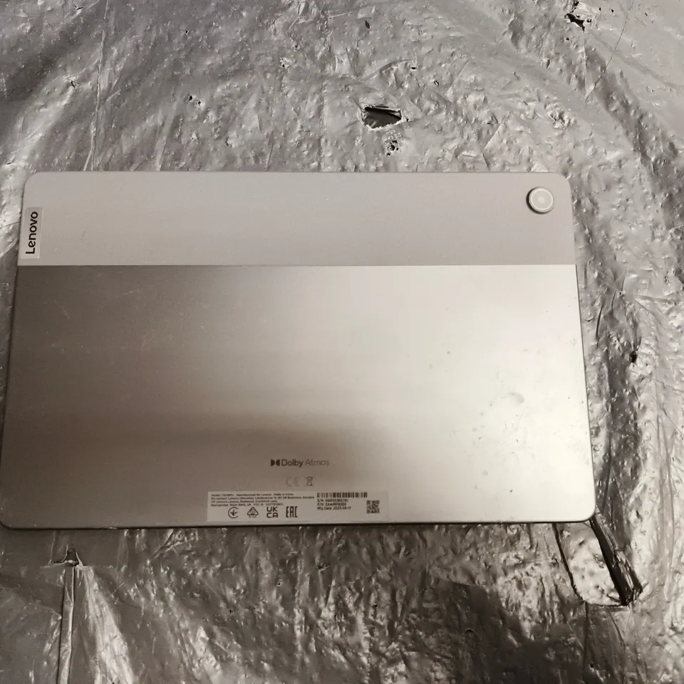 LENOVO TABLET – TWO-TONE BACK WITH DOLBY ATMOS BRANDING