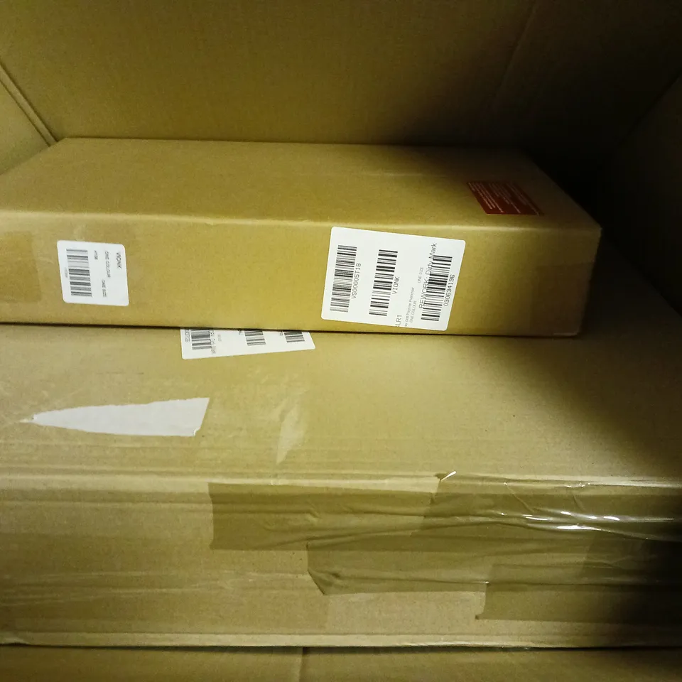 BOX OF APPROX 5 ASSORTED ITEMS TO INCLUDE - CRAYOLA LIGHT UP TRACING PAD , LEGO MARVEL HULK ,THROW ETC