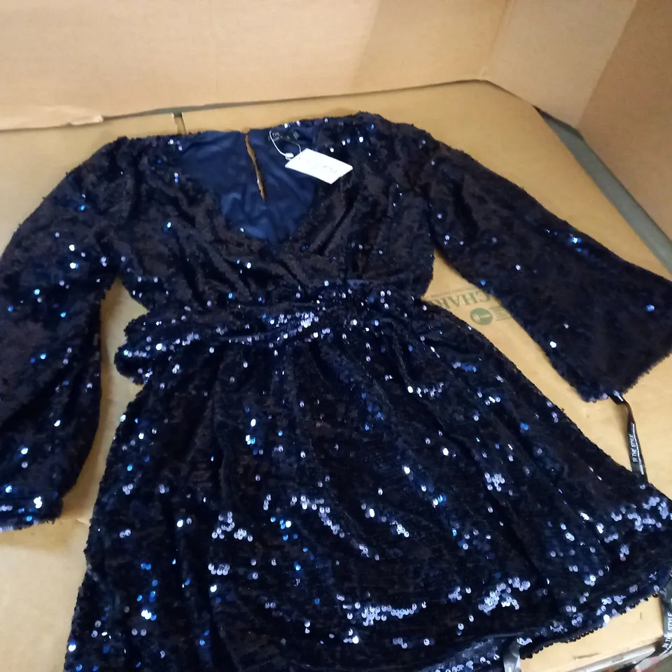 IN THE STYLE KIMONO SLEEVE DRAPE TIE SEQUIN DRESS - UK 16