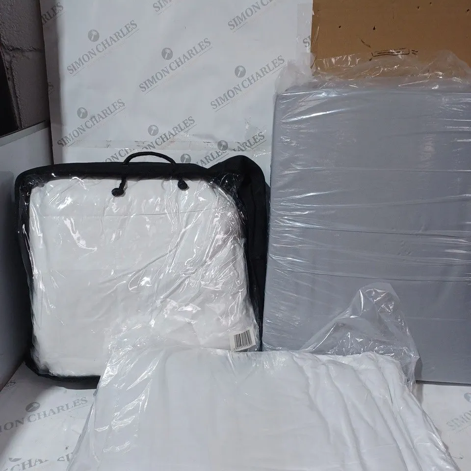 BOX OF APPROX 5 ASSORTED UNBRANDED ITEMS TO INCLUDE SEAT PADDING, PADDED SEATS, PILLOW, ETC. 