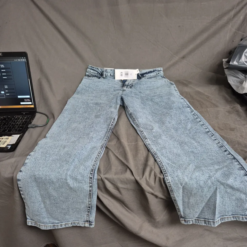 DENIM 365 HIGH RISE WIDE CROPPED JEANS – UK 12, LIGHT WASH