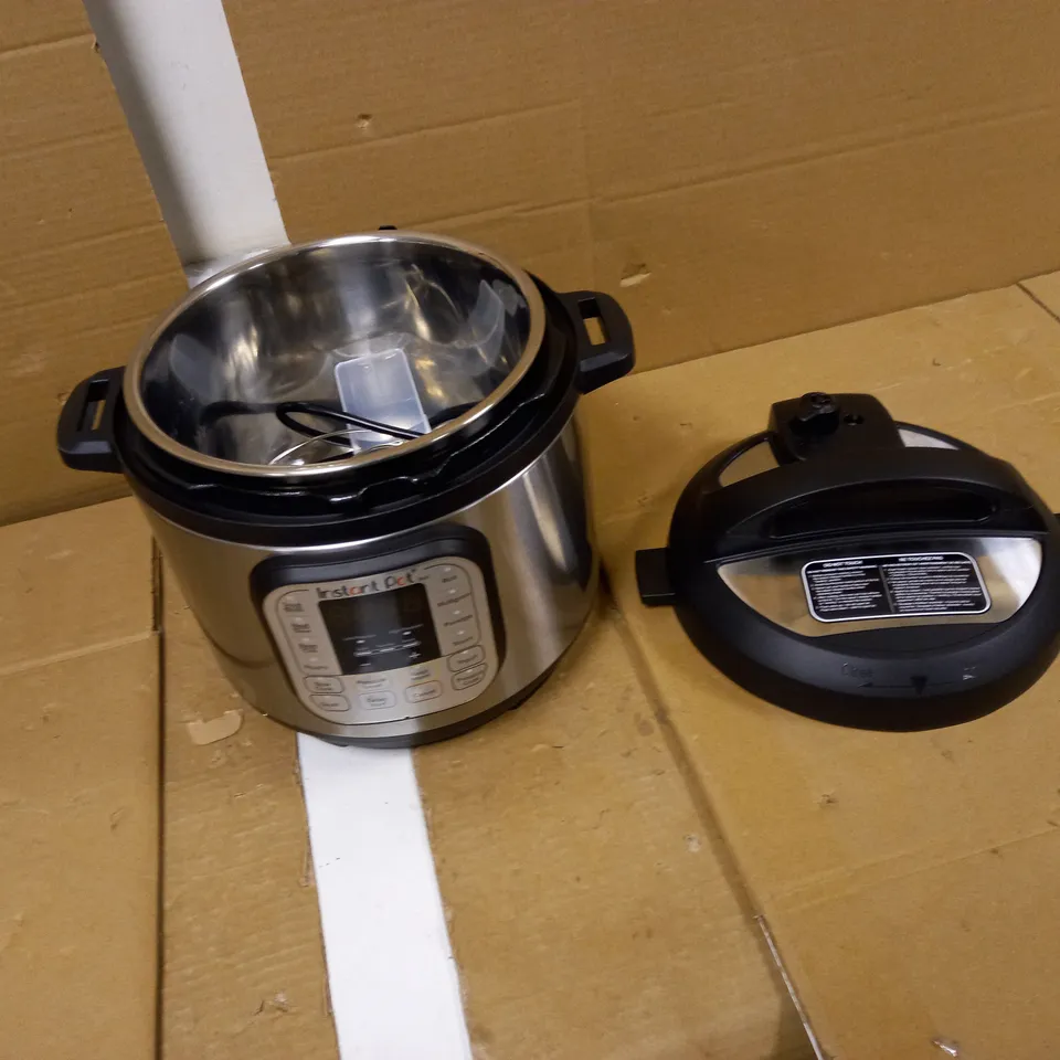 INSTANT POT DUO SMART PRESSURE COOKER