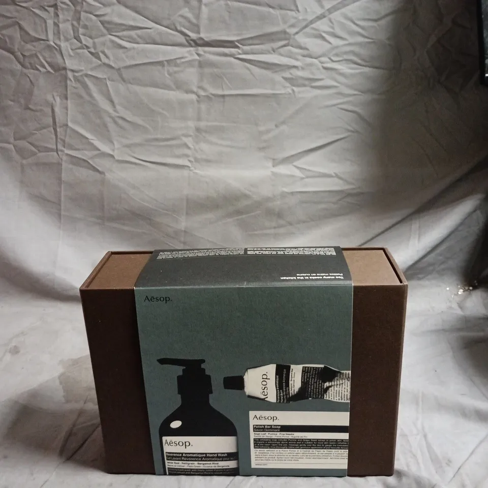 AESOP GIFT SET – REVERENCE AROMATIQUE HAND WASH + POLISH BAR SOAP (BOXED)
