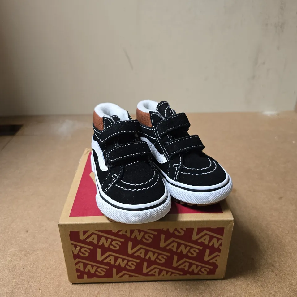 VANS MTE SK8-MID REISSUE V TODDLER SHOES – BLACK/WHITE, UK 4.5 (TD)