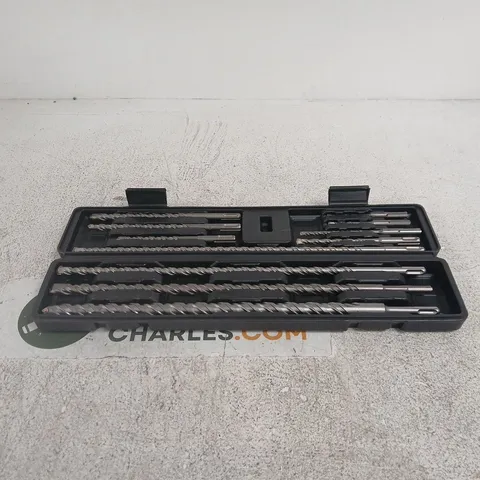 DRILL BIT SET IN PORTABLE PLASTIC CASE