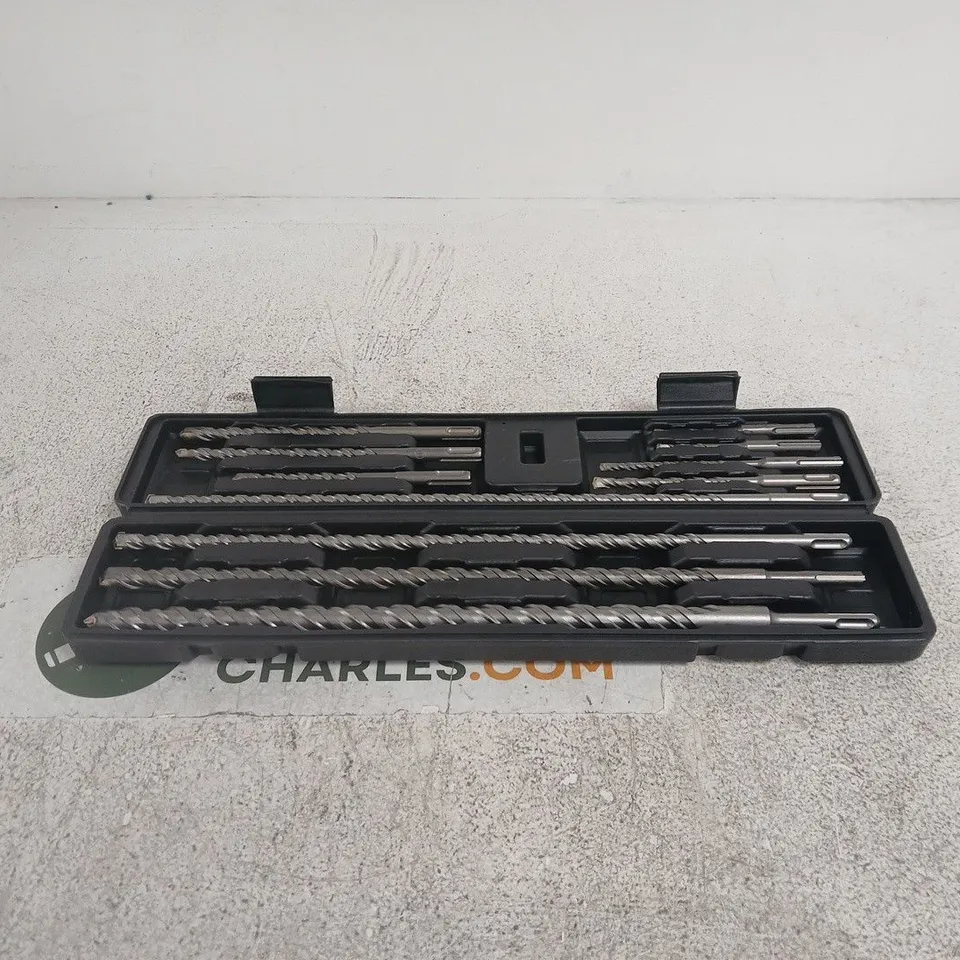 DRILL BIT SET IN PORTABLE PLASTIC CASE