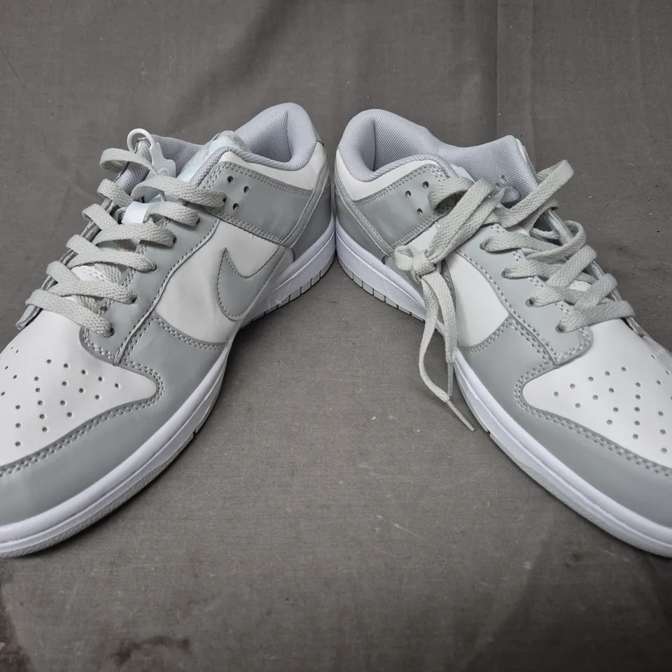 PAIR OF NIKE SHOES IN GREY/WHITE UK SIZE 12