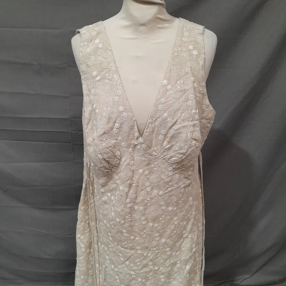 NOBODYS CHILD HELENA MIDAXI DRESS EMBROIDERED - UK 18