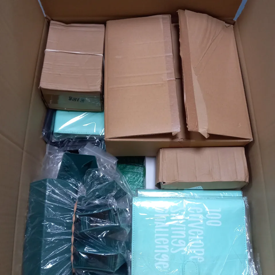 BOX OF APROXIMATELY 20 ASSORTED HOUSEHOLD ITEMS TO INCLUDE BAGS , GLASSES , TABLET CASES 