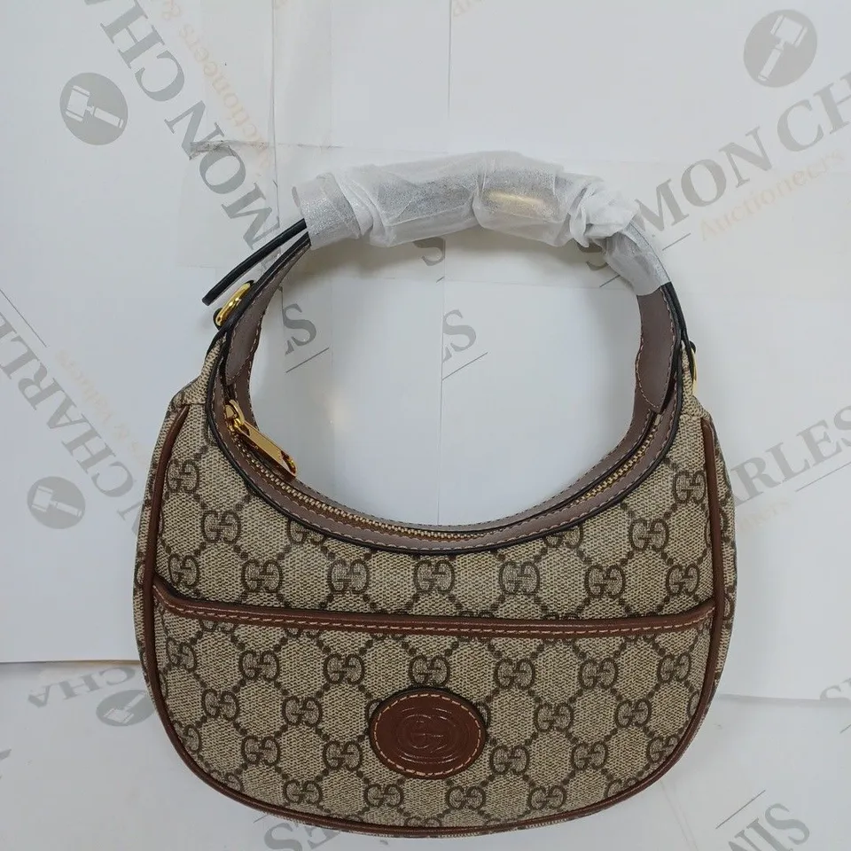 GUCCI ZIPPED HANDBAG