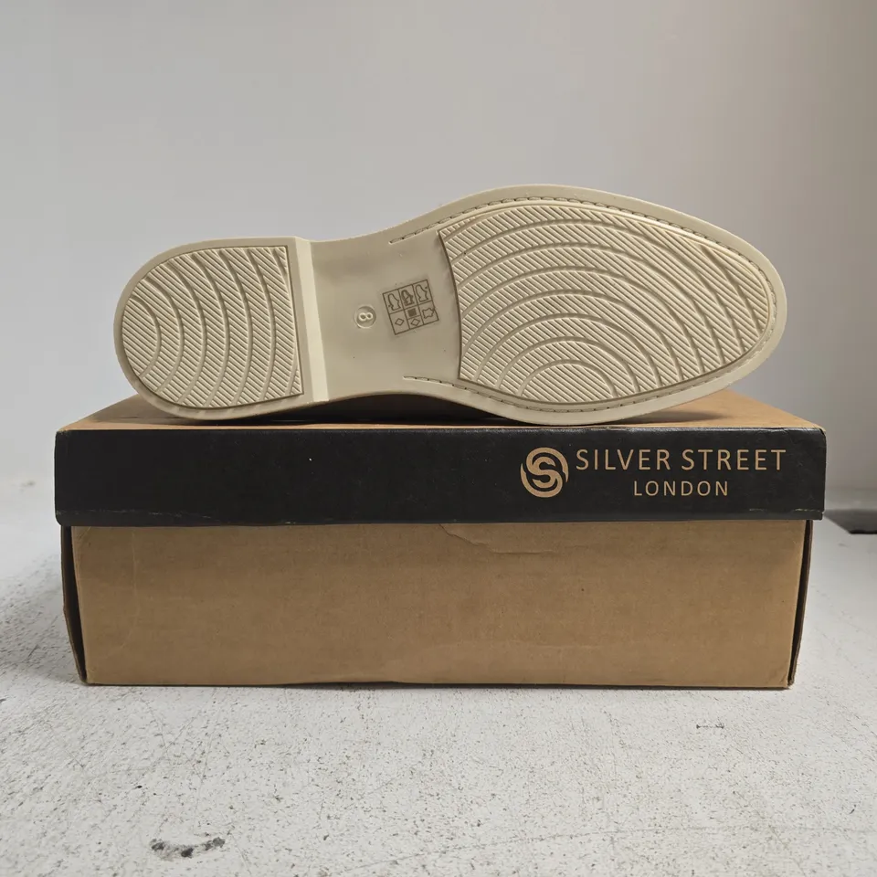BOXED PAIR OF SILVER STREET MAURO SUEDE LEATHER SPRON LOAFERS IN TAUPE SIZE UK 8