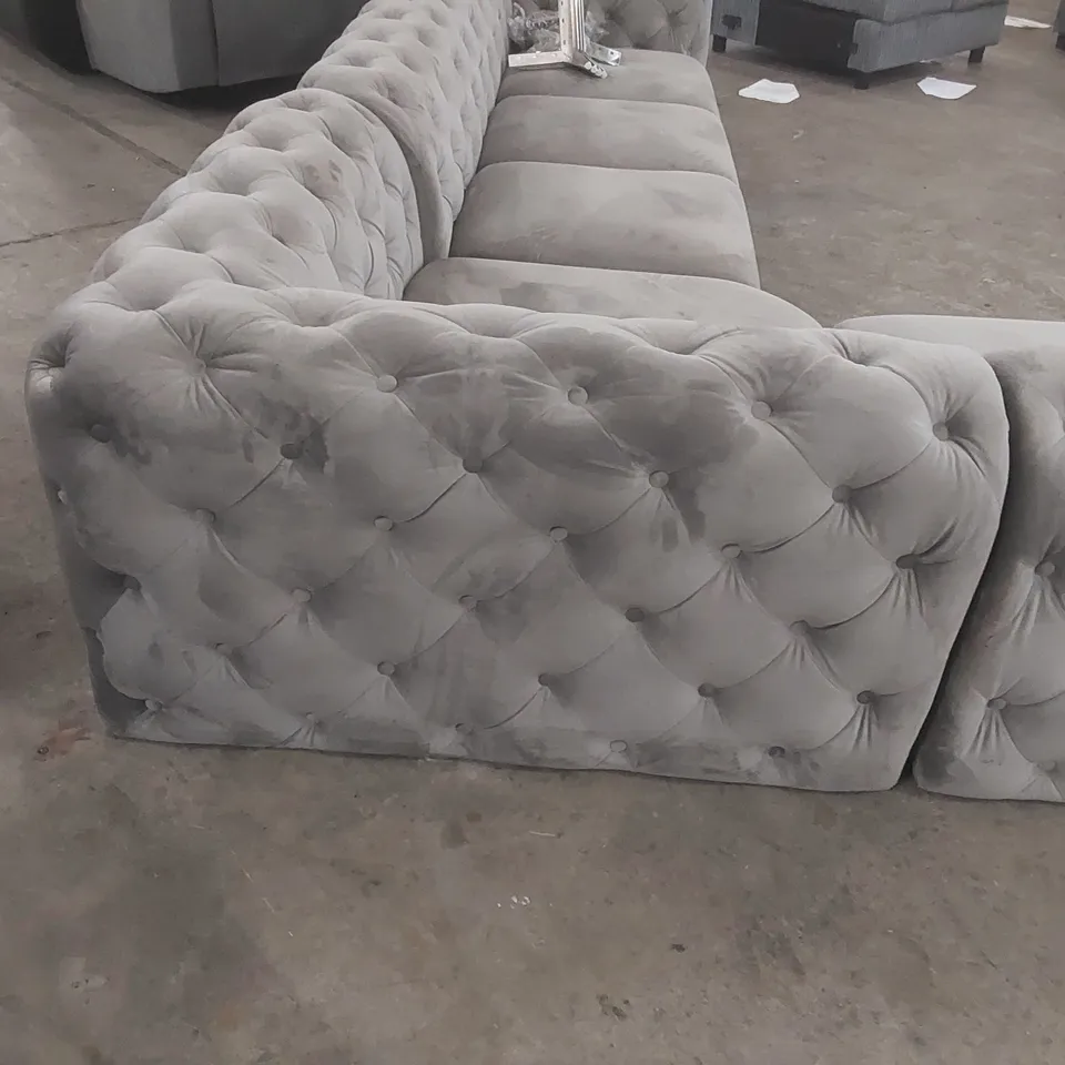 QUALITY DESIGNER CHESTERFIELD CORNER SOFA L-SHAPE BIXBY WITH SILVER METAL LEGS