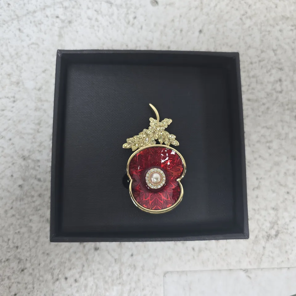 ROYAL BRITISH LEGION WOMEN OF THE SECOND WORLD WAR BROOCH – GOLD-TONE WITH RED POPPY FLOWER