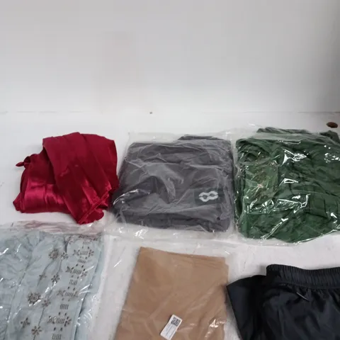BOX OF APPROXIMATELY 10 ASSORTED CLOTHING ITEMS IN VARIOUS COLOURS, SIZES AND STYLES
