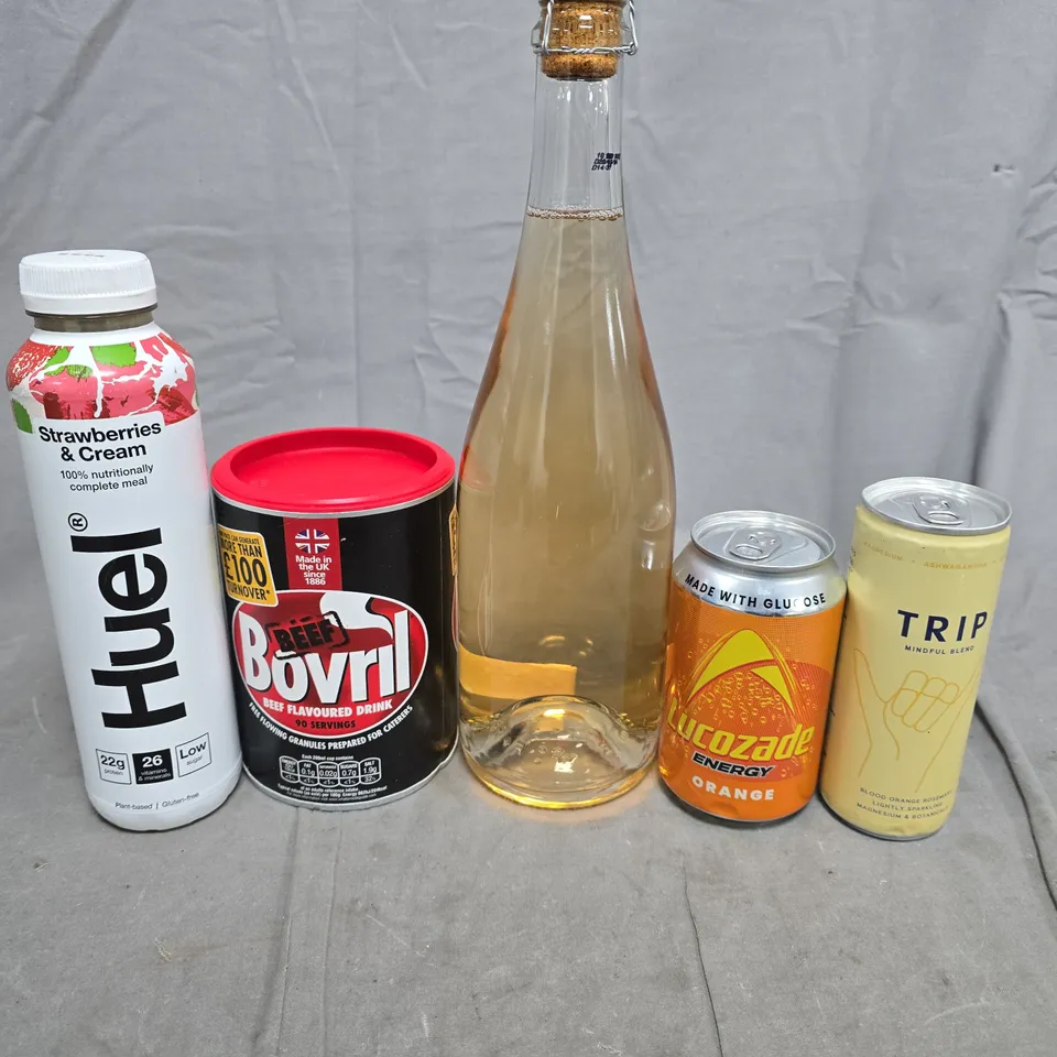 APPROXIMATELY 5 ASSORTED FOOD ITEMS TO INCLUDE -HUEL, SMOKED CHEDDAR CHEESE AND LUCOZADE 