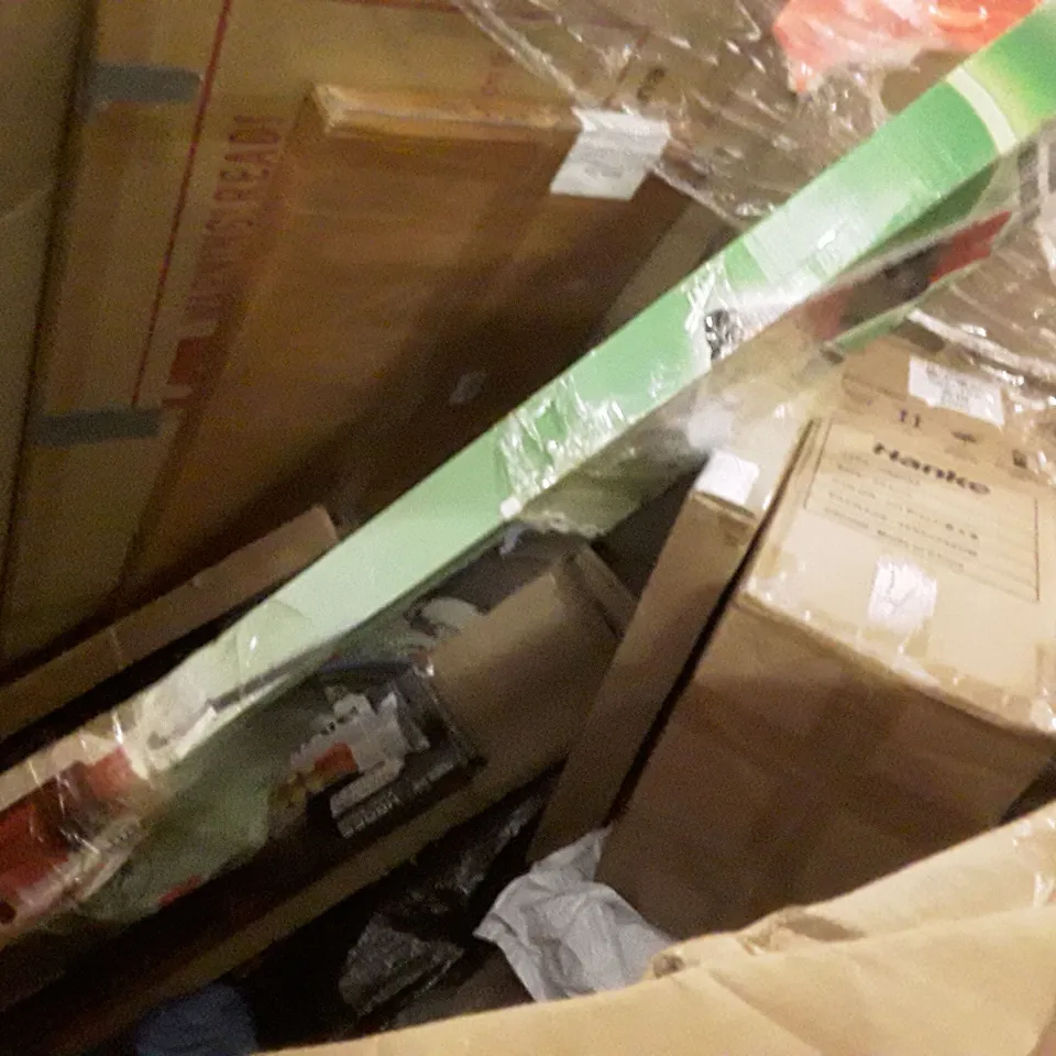 PALLET OF ASSORTED PRODUCTS INCLUDING ARTIST EASEL, SAKURA MULTIFUNCTION RICE COOKER, MULBERRY SILK DUVET, LAWN CHAIR, MIRROR 