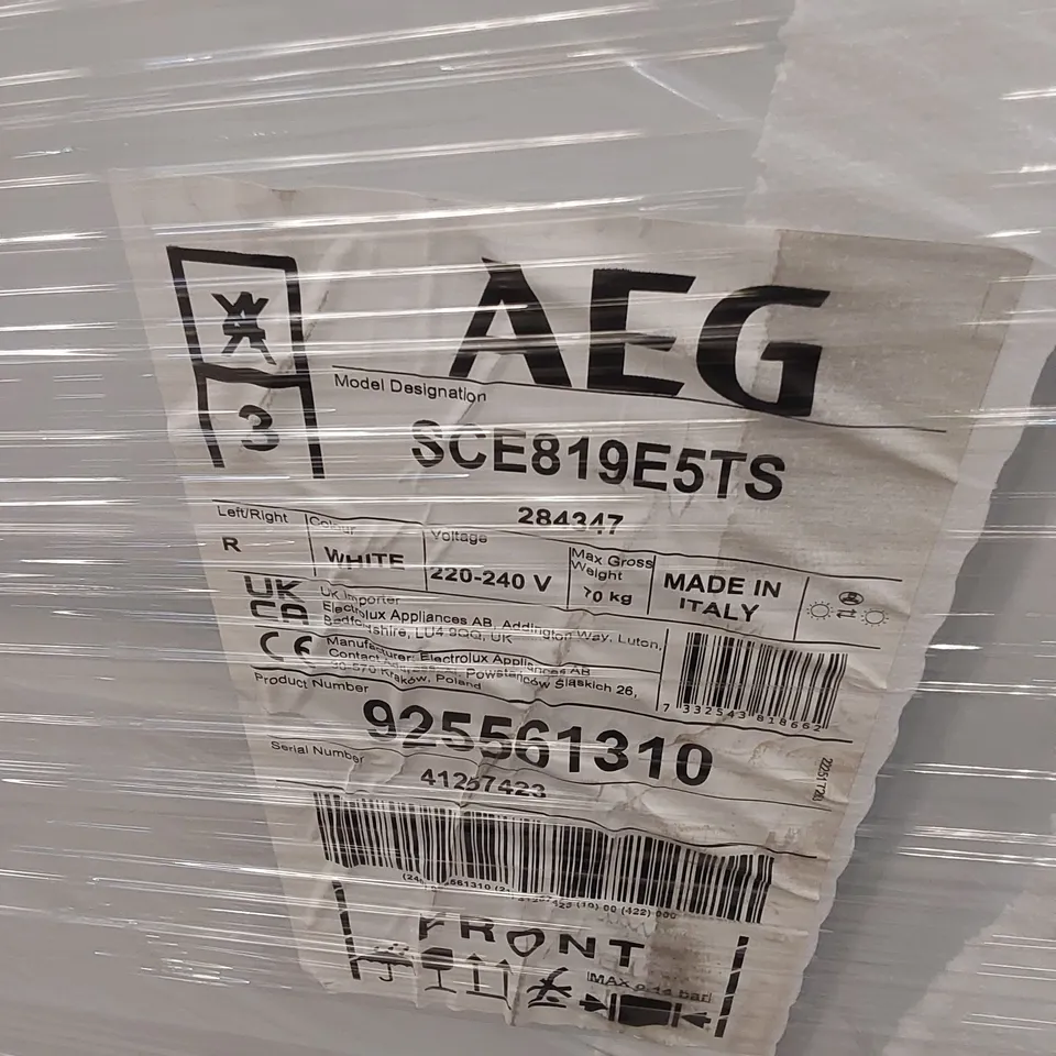 AEG INTEGRATED 70/30 FRIDGE FREEZER 207/60L Model SCE819E5TS RRP £975
