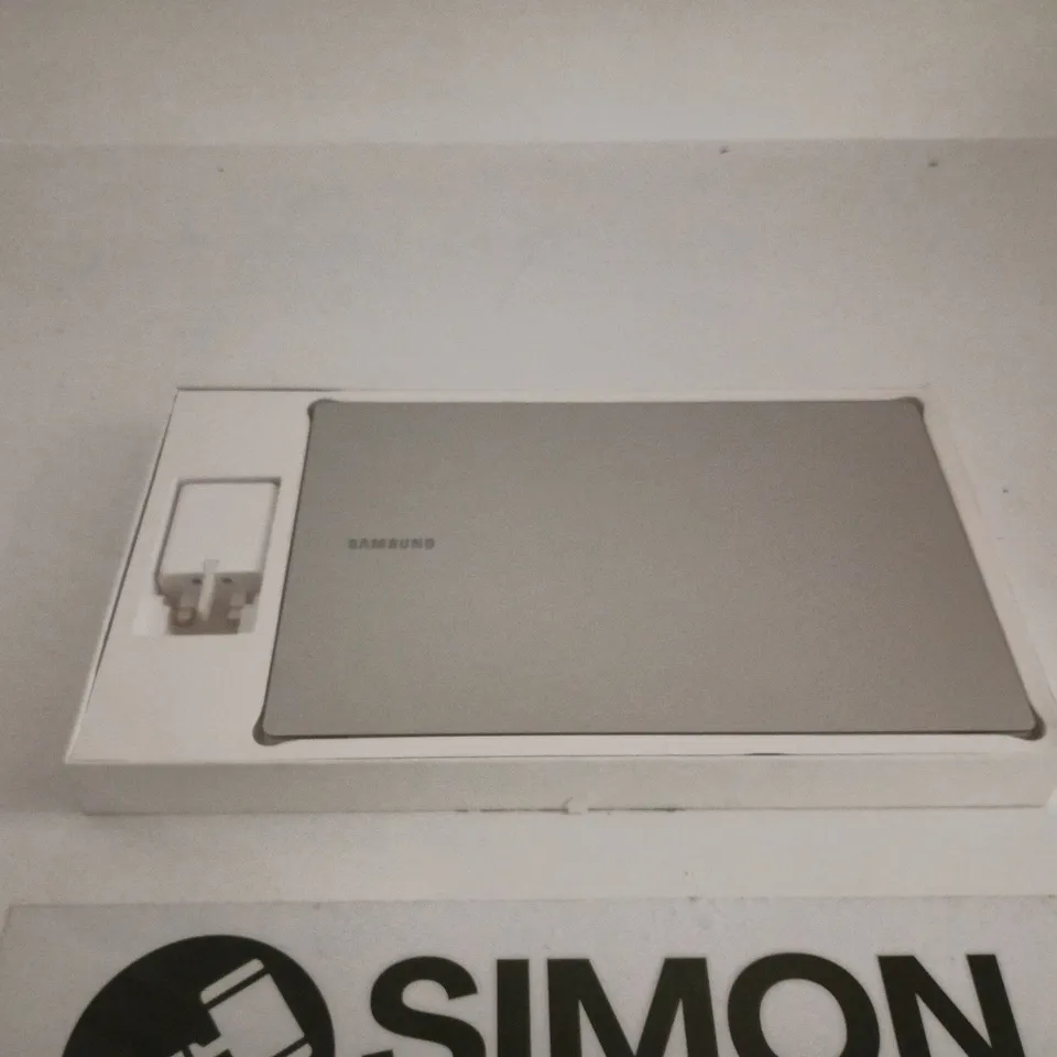 SAMSUNG GALAXY BOOK PRO WHITE BOXED WITH ACCESSORIES