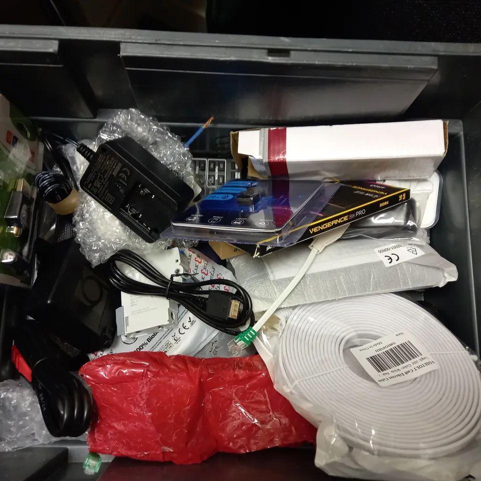 BOX OF APPROX 10 ITEMS TO INCLUDE WIRELESS EARBUDS AND ASSORTED CHARGERS 