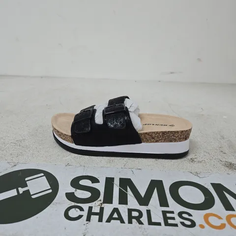 DUNLOP BLACK TWO-STRAP CORK-SOLED SANDAL SIZE EU 37