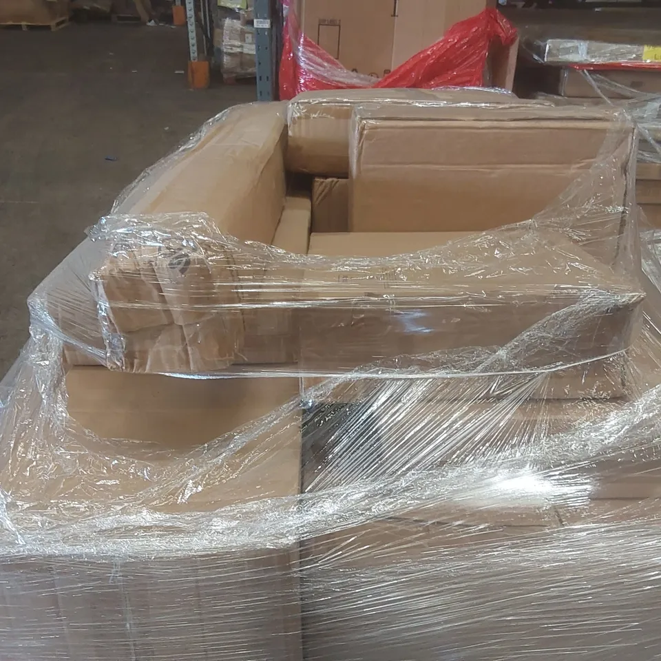 PALLET CONTAINING A VERY LARGE QUANTITY OF ASSORTED DESIGNER LIGHTING PRODUCTS