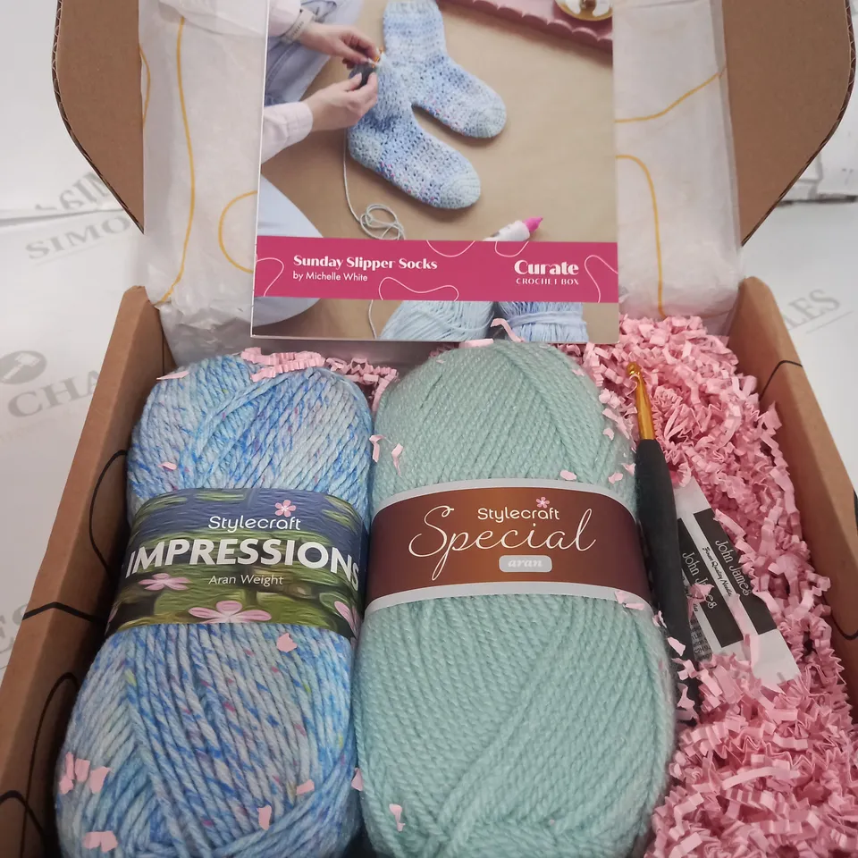 CURATE CROCHET BOX LOTTIE & ALBERT