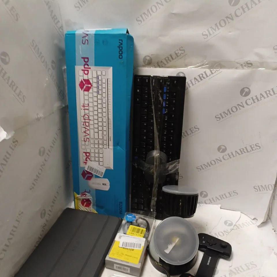 LARGE BOX OF ASSORTED ELECTRICAL ITEMS TO INCLUDE KEYBOARDS, HEADPHONES AND MOUSE