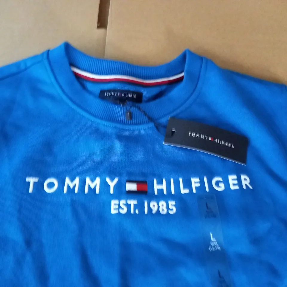 TOMMY HILFIGER BLUE CREW NECK JUMPER - L/G 12-14