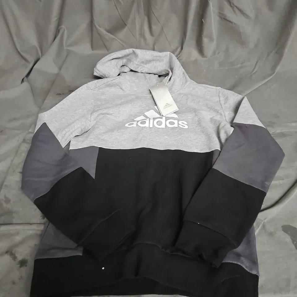 ADIDAS COLOUR BLOCK HOODIE IN BLACK/GREY SIZE 9/10YRS