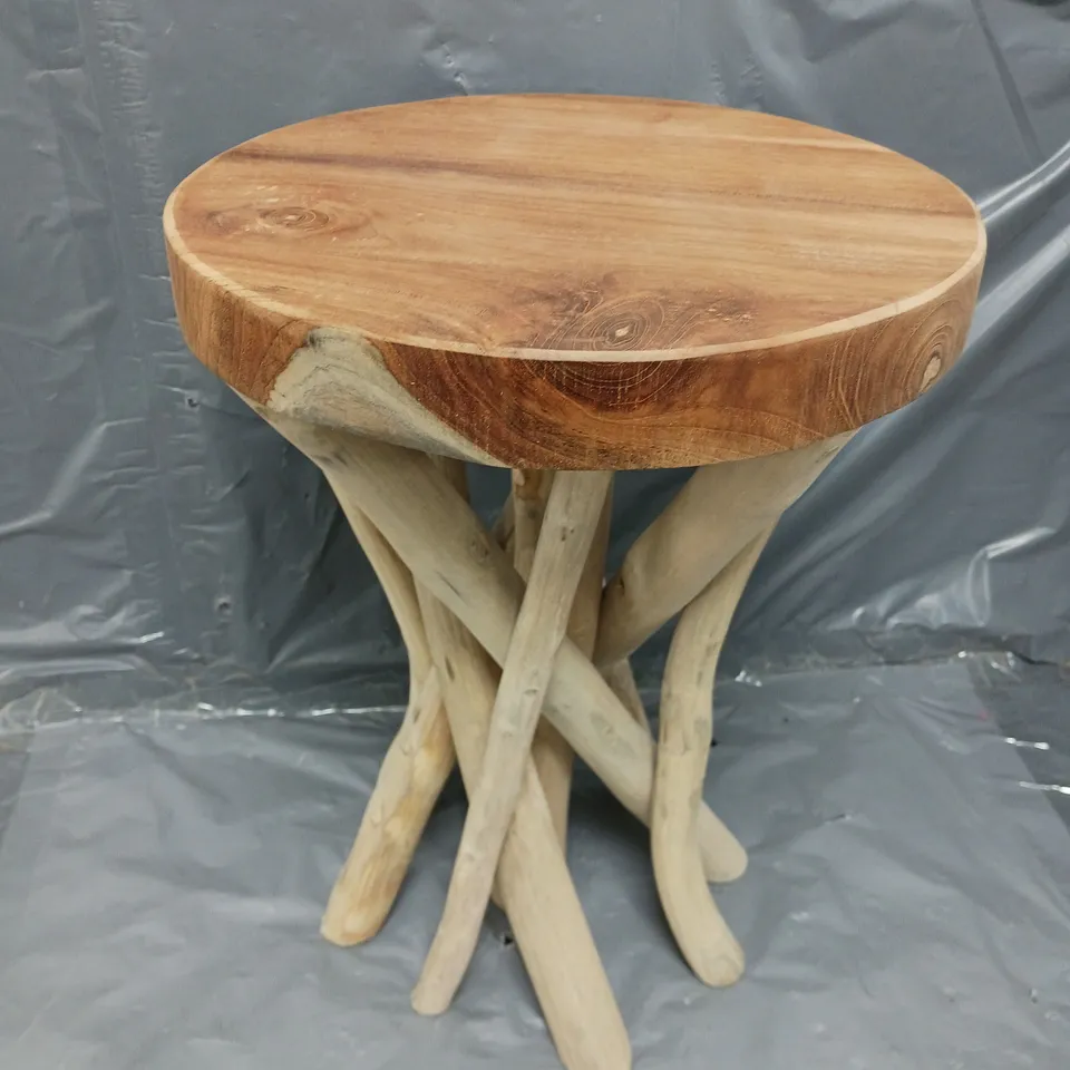 9 LEG WOODEN MINI STOOL