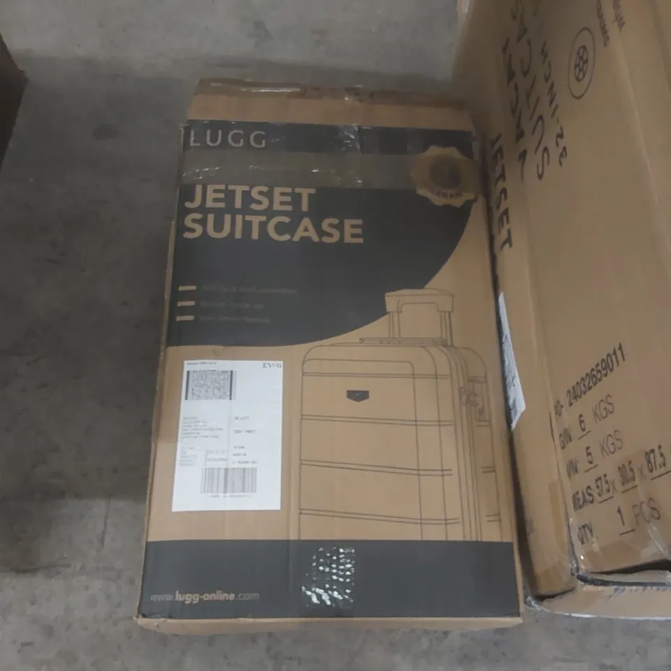 BOXED LUGG TRAVEL SUITCASE
