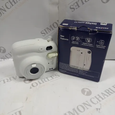 FUJIFILM INSTAX MINI 11 INSTANT CAMERA - WHITE