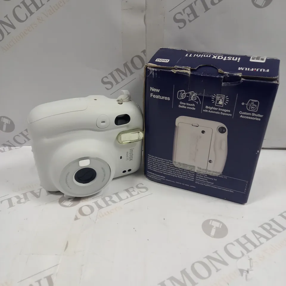 FUJIFILM INSTAX MINI 11 INSTANT CAMERA - WHITE RRP £94.99