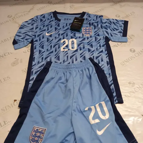 ENGLAND FC AWAY KIT WITH JOHNSON 20 ON THE BACK SIZE 20 - KIDS