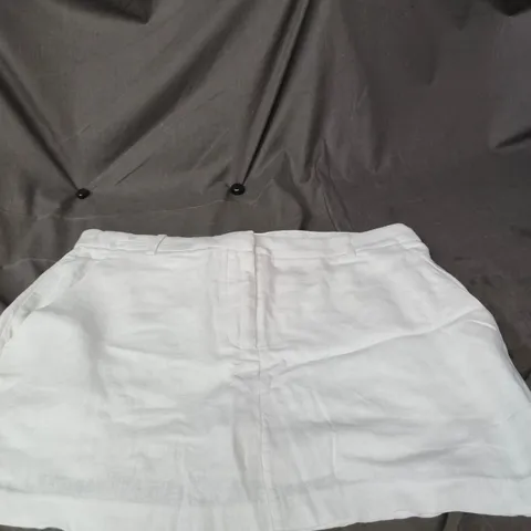 ABERCROMBIE & FITCH WHITE SKORT – UK LARGE (L) 