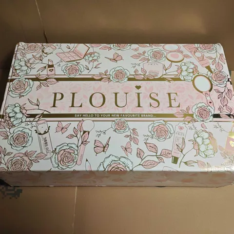 SEALED PLOUISE MAKE UP AND BEAUTY BOX SET
