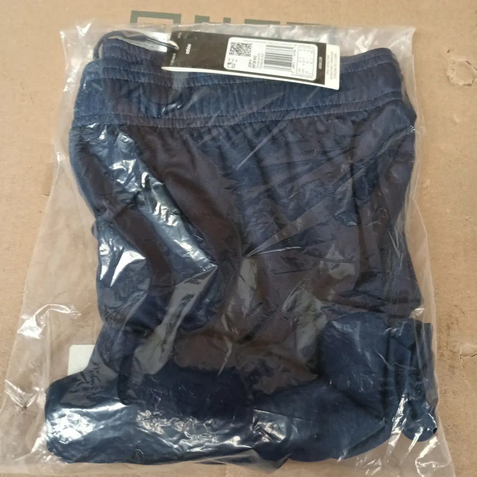 BAGGED ADIDAS ENT26 SHORTS IN NAVY - UK LARGE