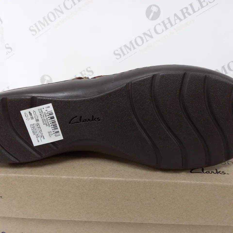 BOXED CLARKS CORA ROUCHED DARK TAN LEA IN UK 7