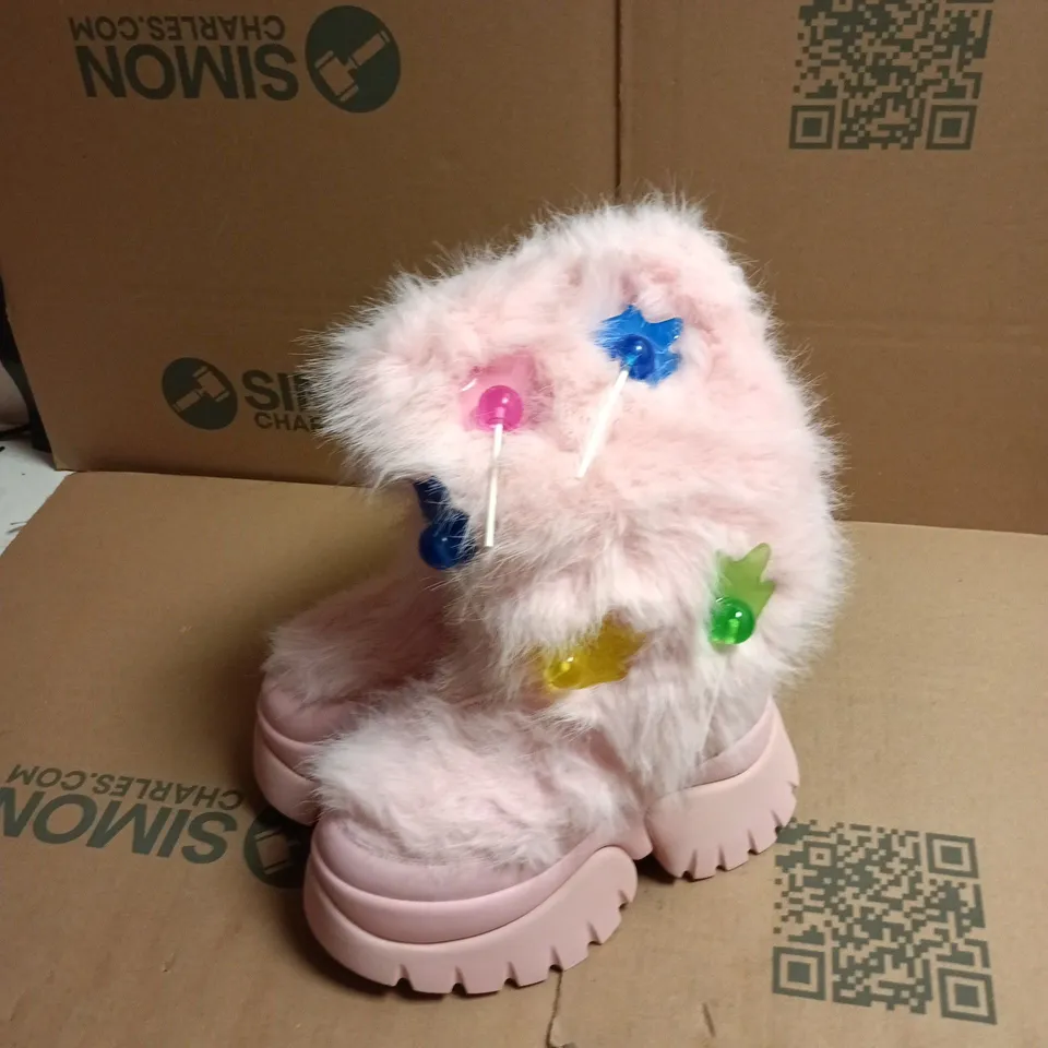 UK 4 KOI HAIRY LOLLIPOP SNOW BOOTS – CANDY PINK