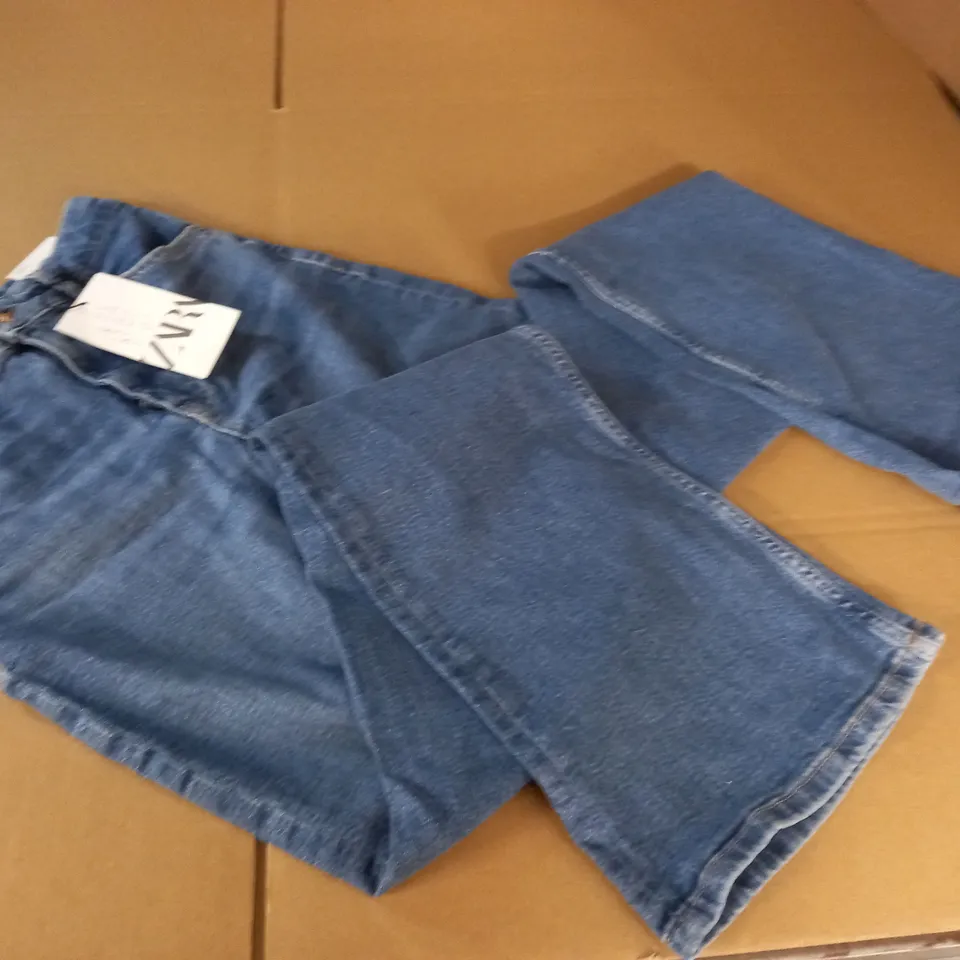 ZARA FLARE FIT HIGH RISE JEANS - UK 6