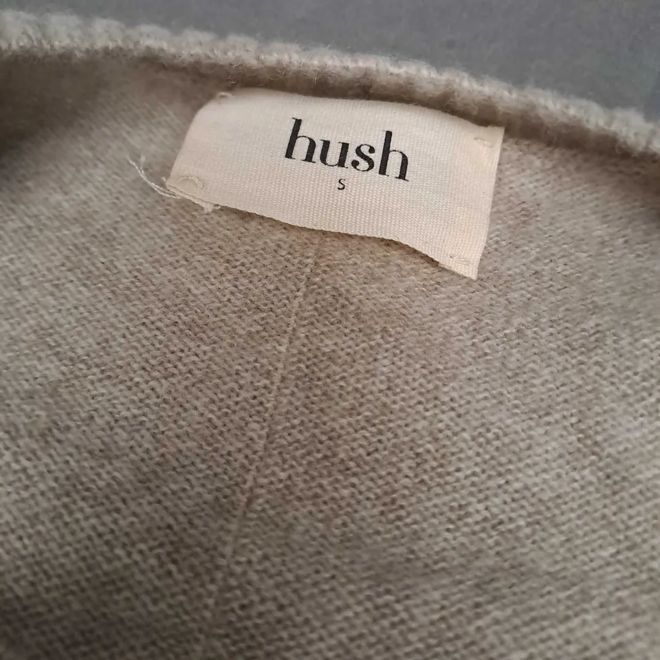 HUSH CASHMERE ROUND NECK SWEATER IN BEIGE - SMALL
