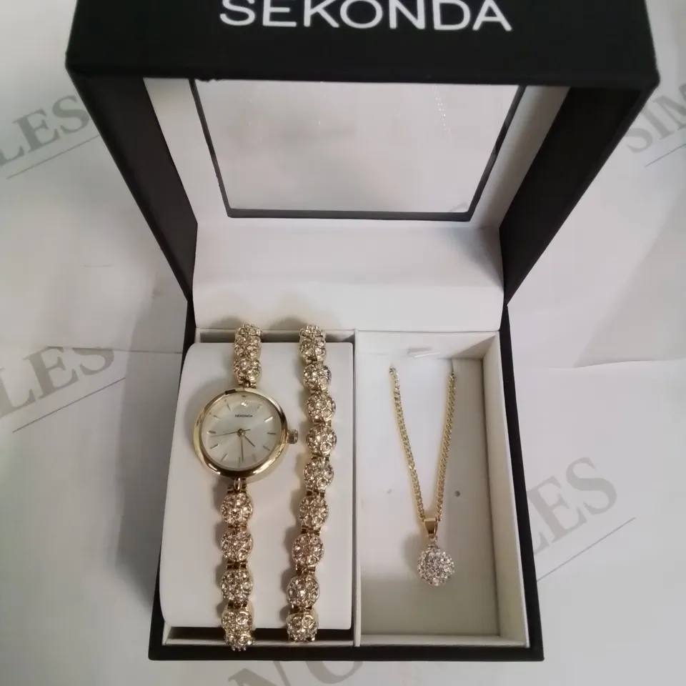 BOXED SEKONDA STYLISH WATCH, BRACELET AND NECKLACE SET.