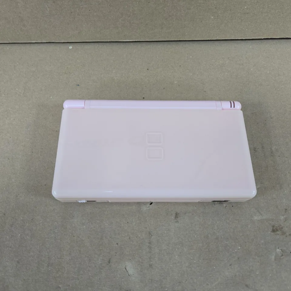 NINTENDO DS LITE HANDHELD CONSOLE IN PINK