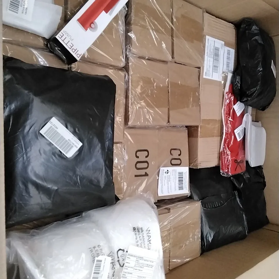 PALLET CONTAINING 6 BOXES OF ASSORTED HOUSEHOLD ITEMS TO INCLUDE BOXED GOLD METAL BUSINESS CARD DISPLAYS 