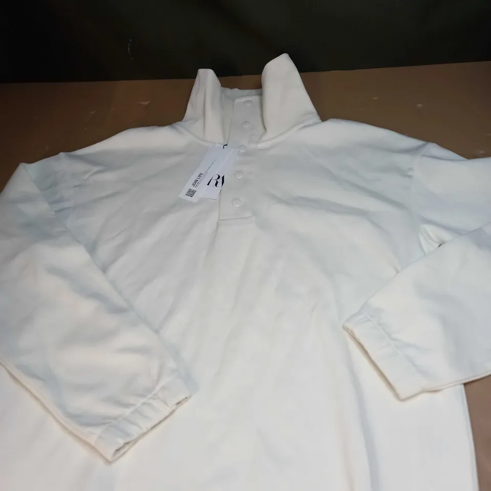 WOMENS DESIGNER BUTTONED SHIRT IN OFF WHITE SIZE M