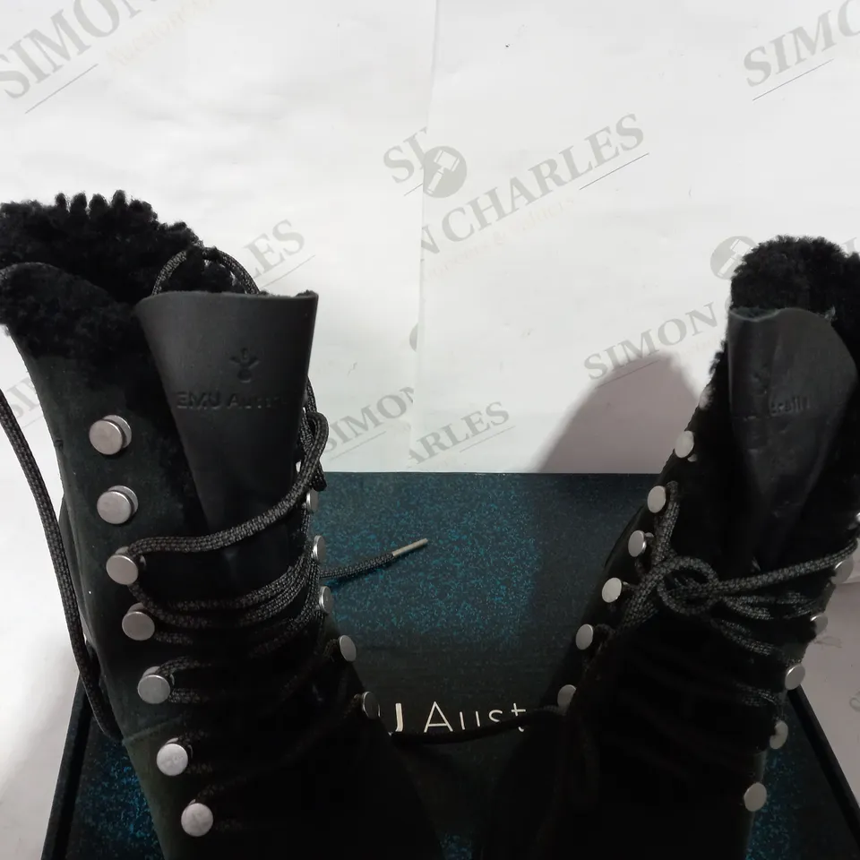 BOXED PAIR OF EMU EXPLORER BLACK ANKLE BOOTS - SIZE 5