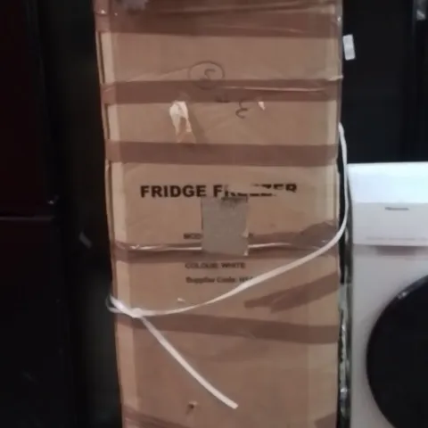 BOXED SWAN SR15690W 48CM WIDE, 144CM HIGH, 50/50 SPLIT COMPACT FRIDGE FREEZER - WHITE