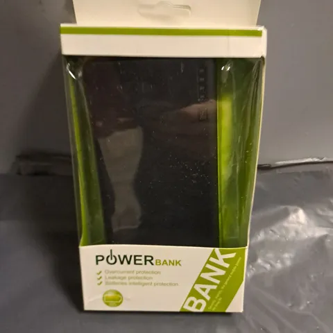 BOXED POWER BANK IN BLACK & GREEN 