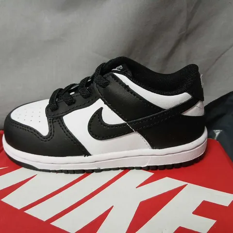NIKE DUNK LOW (TDE) KIDS SNEAKERS – WHITE/BLACK UK 7.5 CHILDS