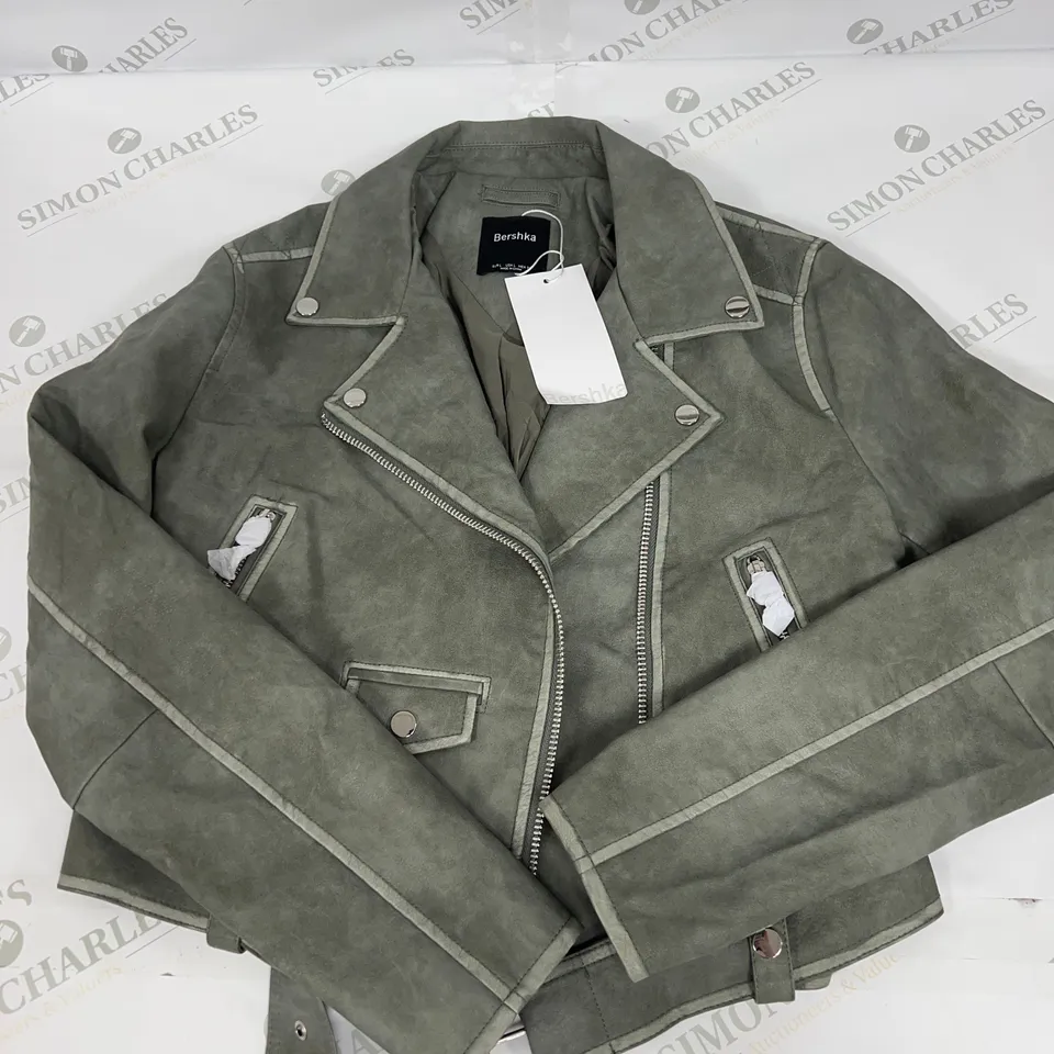 BERSHKA FAUX SUEDE JACKET WITH ZIP DETAIL IN GREY SIZE LARGE